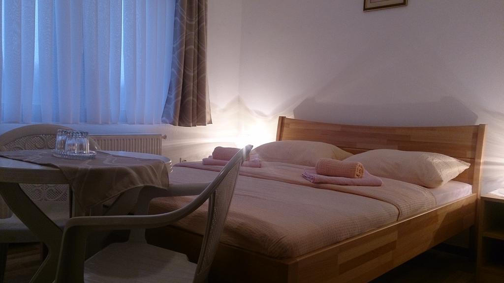 Apartman Marija Brajdic Rakovica Exteriör bild